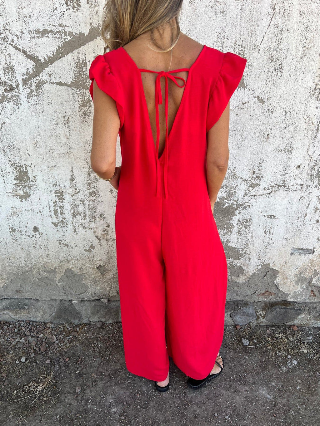 CASSANDRA - Trendy V-Neck Jumpsuit