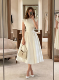 LENNORA – Sleek Open-Back Maxi Dress
