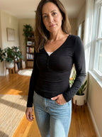 PALYA - Comfy V-Neck Long Sleeve Top
