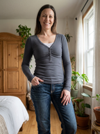 PALYA - Comfy V-Neck Long Sleeve Top